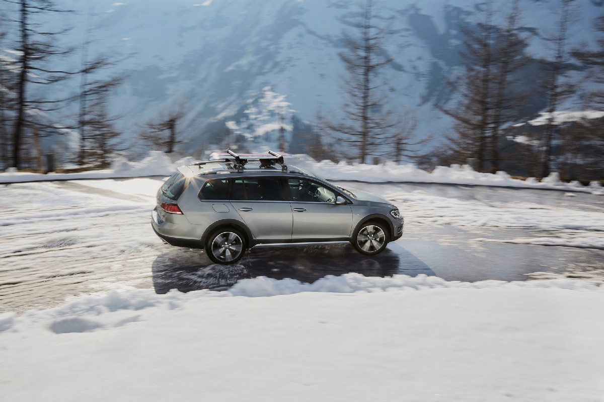 Volkswagen  Golf Alltrack, immagine laterale