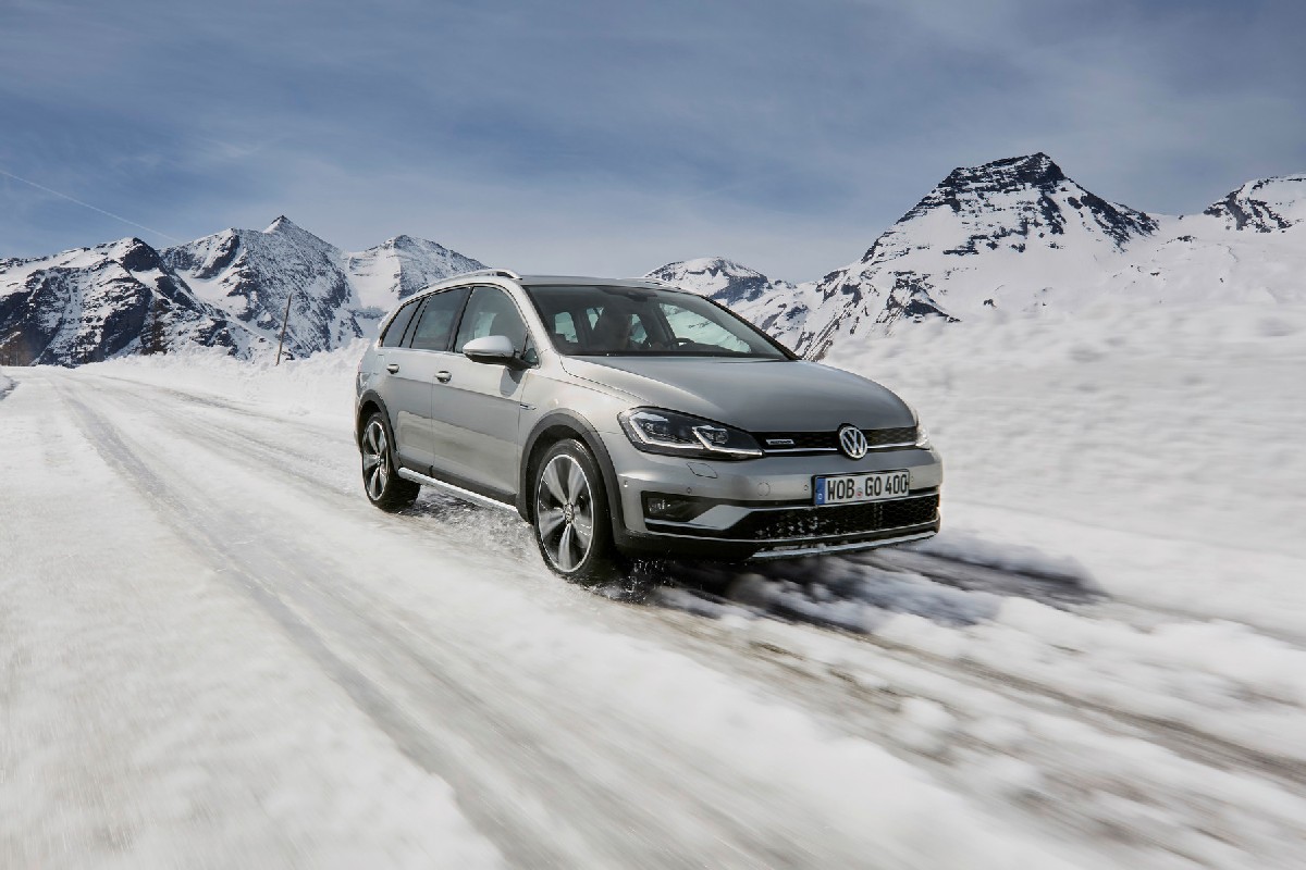 Volkswagen  Golf Alltrack, foto frontale