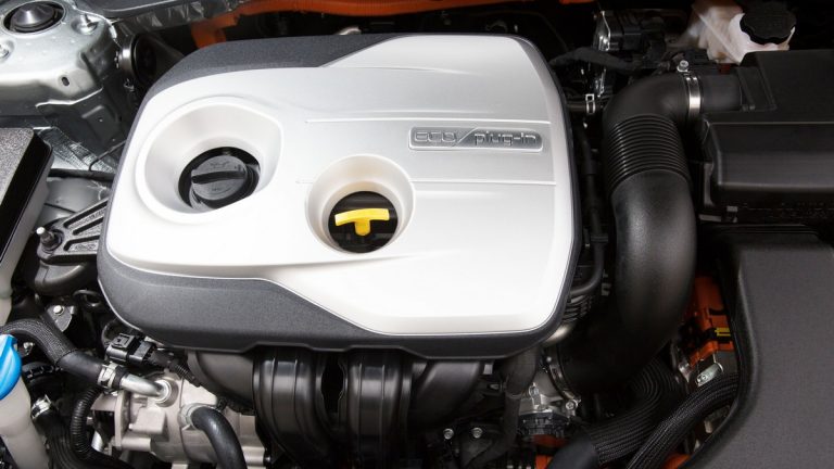 Foto del motore di KIA Optima Plug-in Hybrid Optima Plug-in Hybrid 2.0 GDi P-HEV Plug-in Hybrid auto