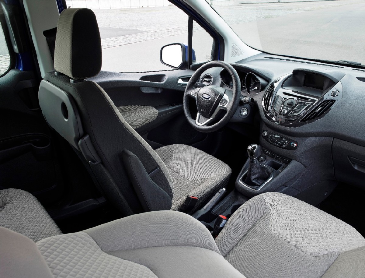 Ford  Tourneo Courier, foto degli interni