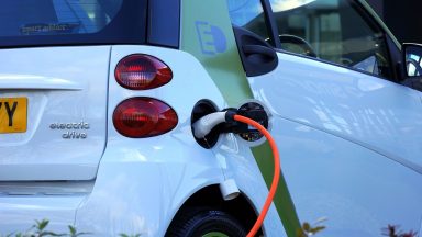 In Europa le vendite di auto elettriche superano quelle dei diesel