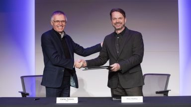 FCA, è ufficiale la fusione con PSA: i dettagli dell'accordo