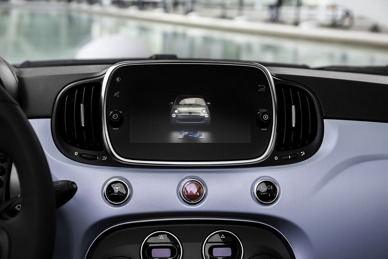Fiat 500 Hybrid, console