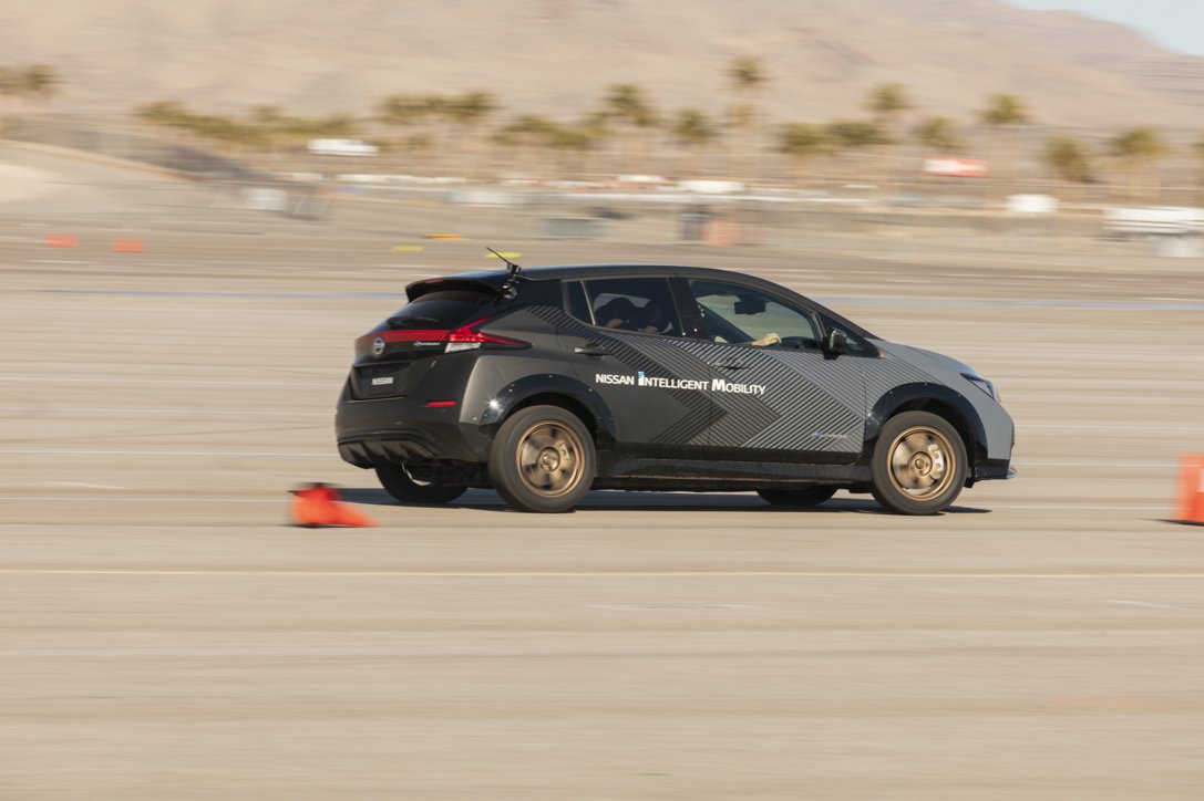 Nissan e-4ORCE: immagini dai test su strada