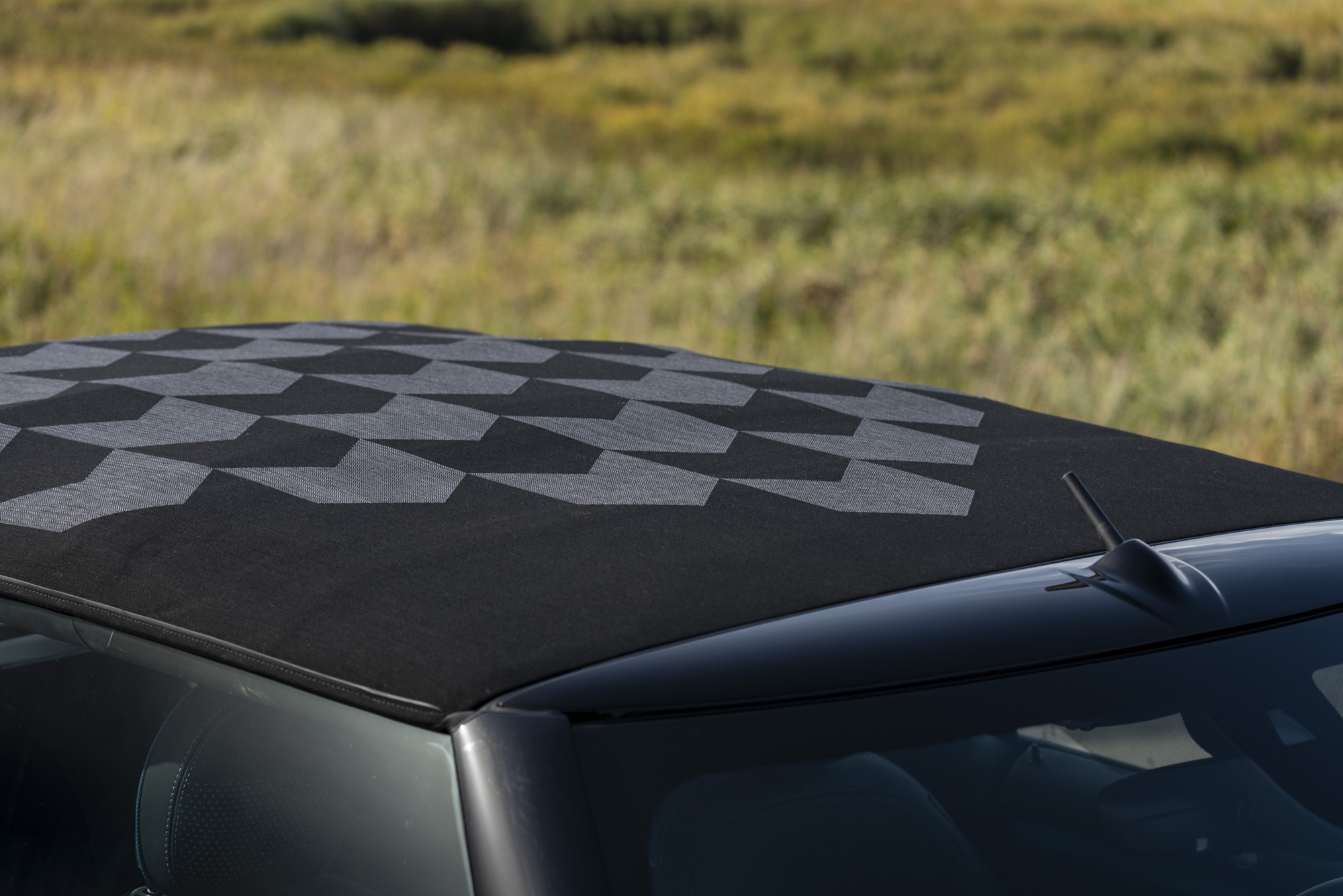 Mini Cabrio Sidewalk