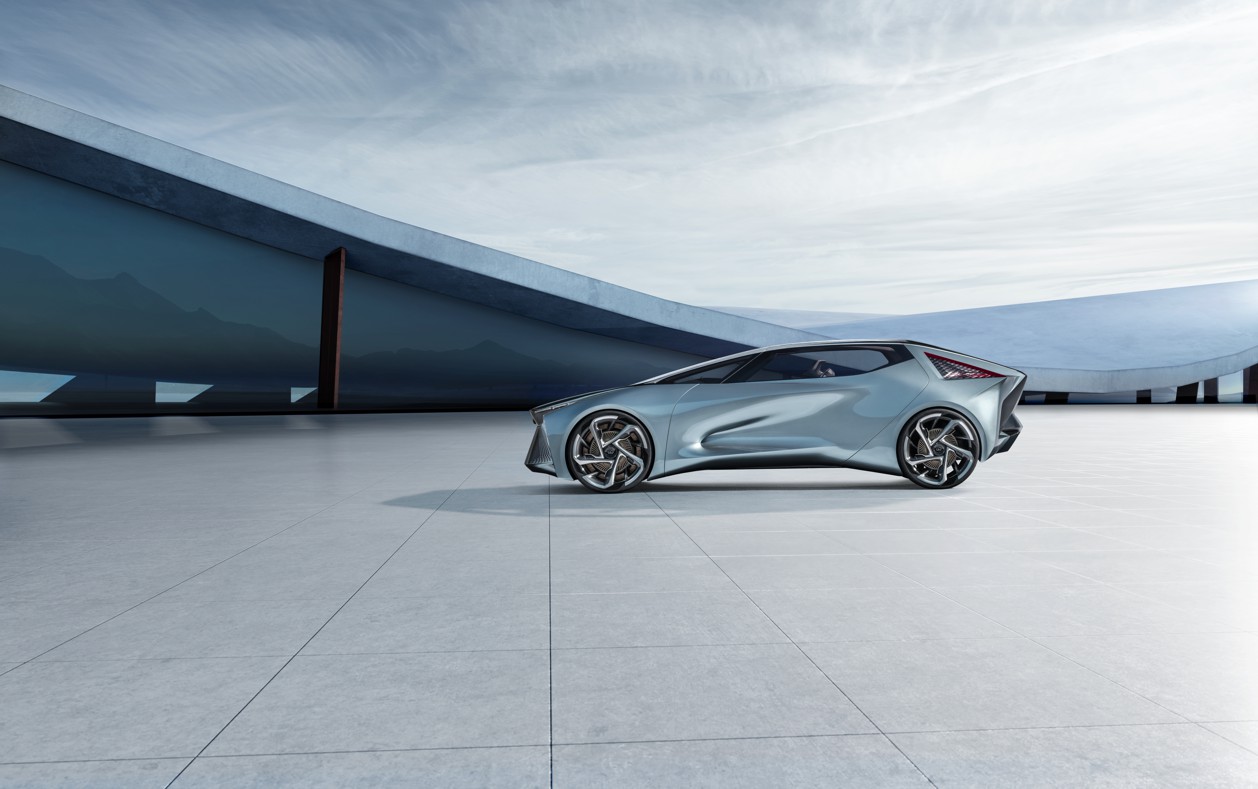 Lexus LF-30 Electrified: vista laterale a portiere chiuse