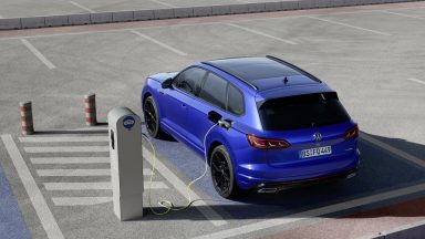 Volkswagen Touareg: in arrivo il restyling di metà carriera