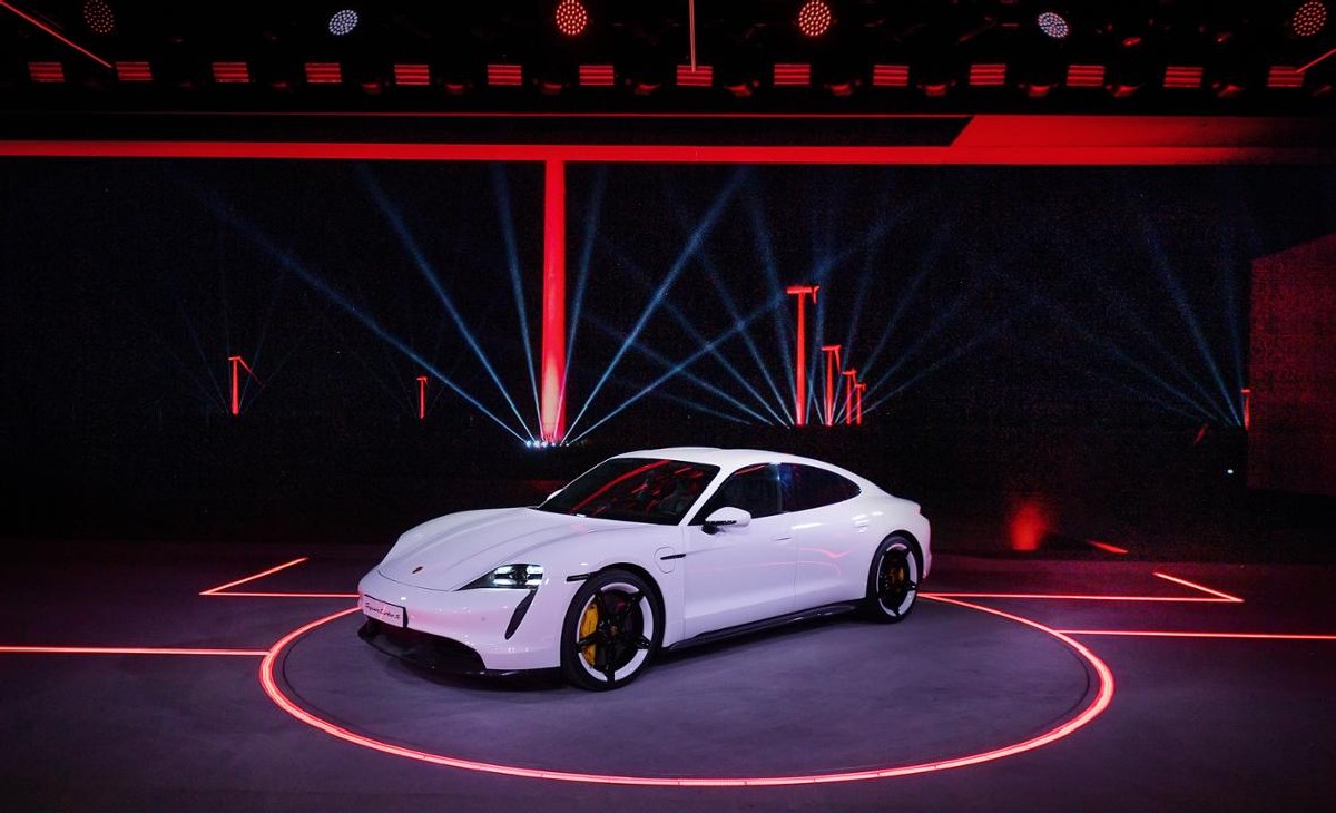 Porsche  Taycan