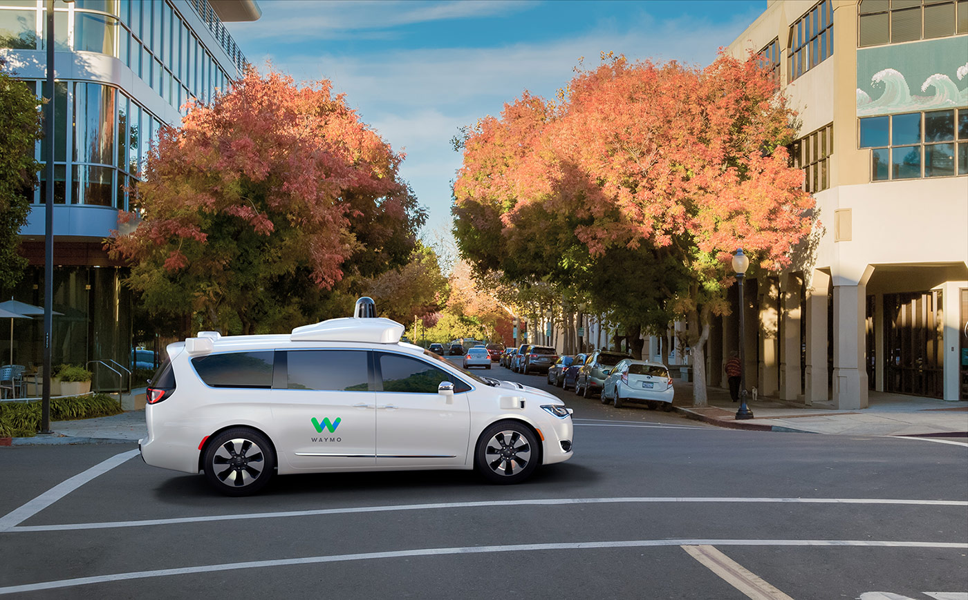 Self-driving car: la guida autonoma di Waymo
