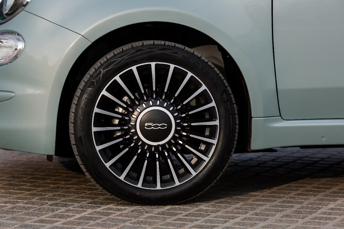 FIAT  500C Hybrid, foto degli esterni