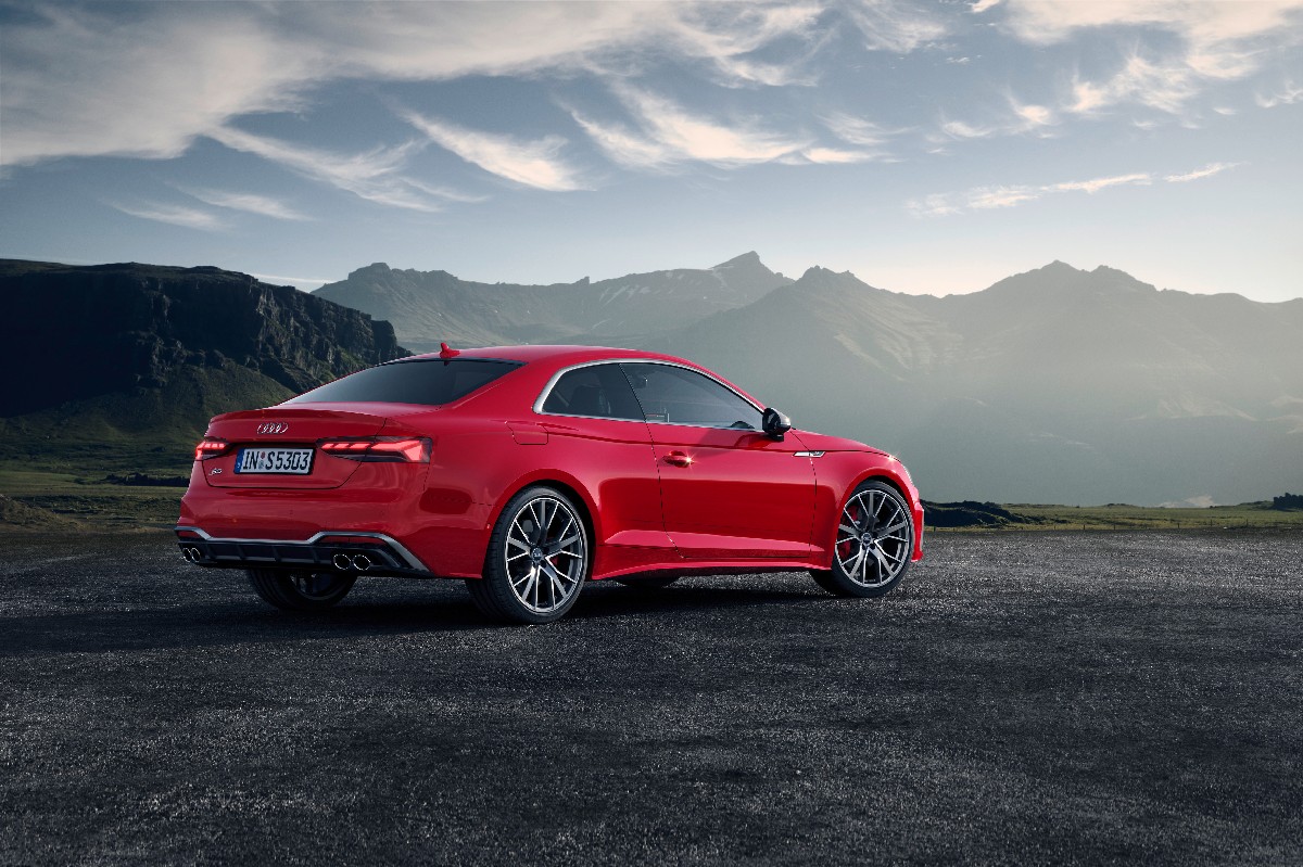 Audi  S5 Coupé TDI, foto degli esterni