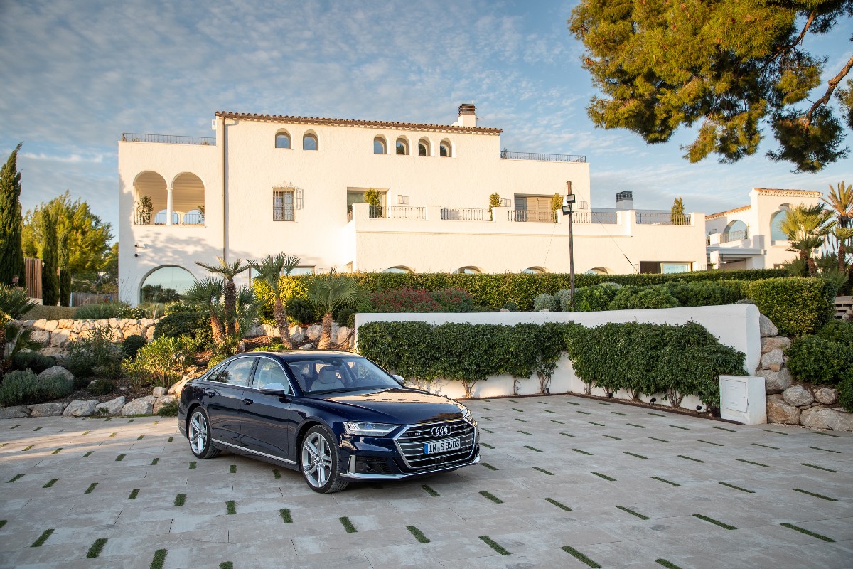 Audi  S8