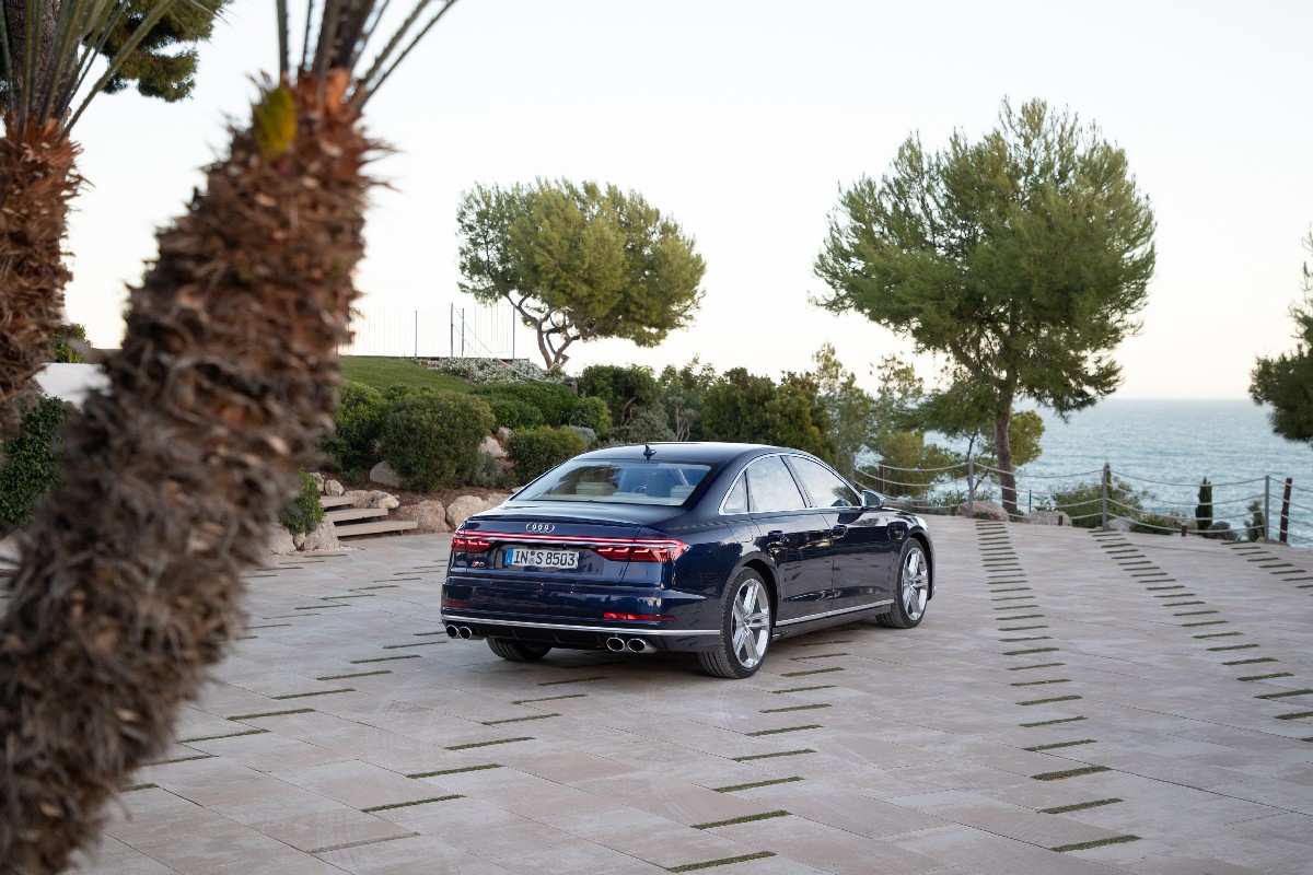 Audi  S8