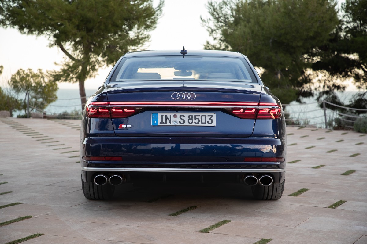 Audi  S8