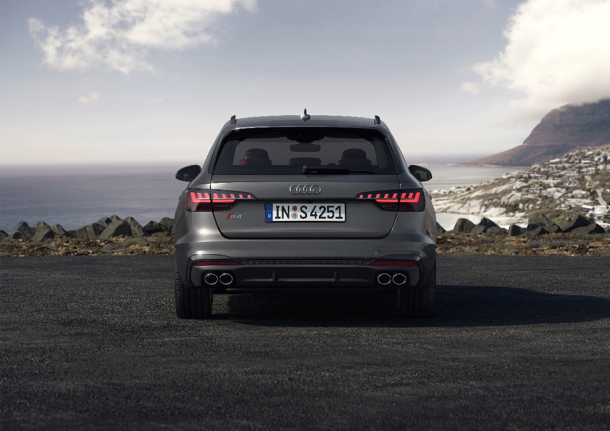 Audi  S4 Avant TDI, foto degli esterni