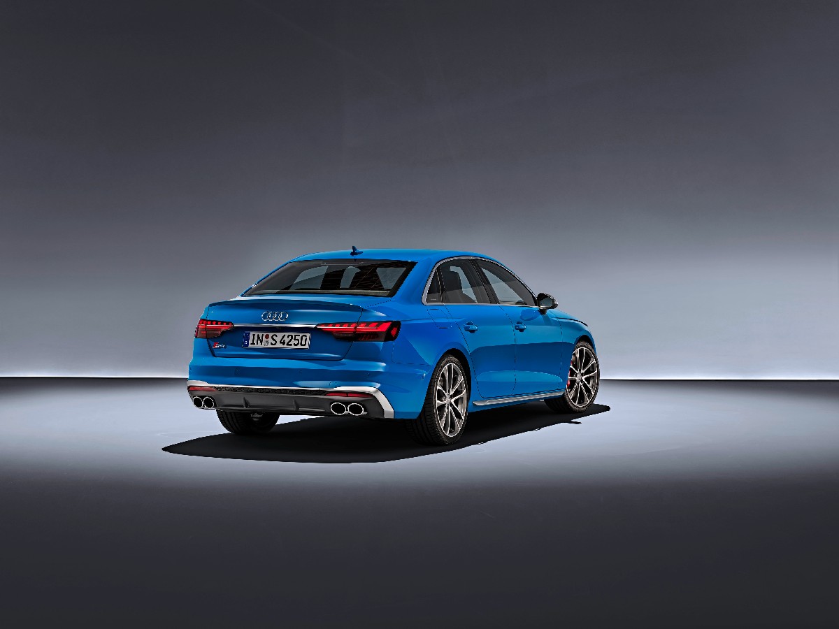 Audi  S4 Sedan TDI, foto degli esterni