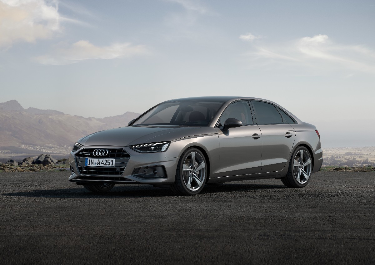 Audi  A4 Sedan, foto degli esterni