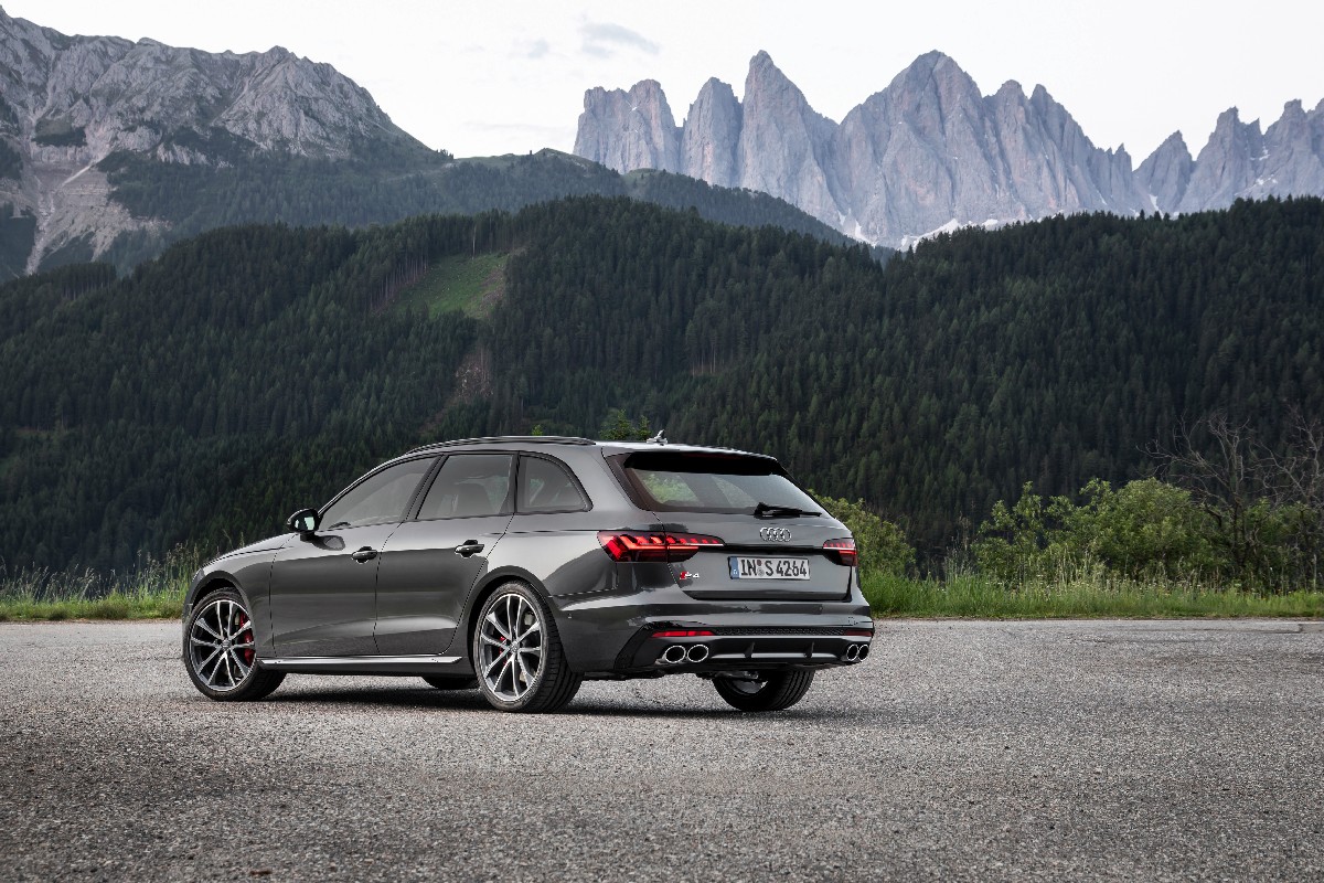 Audi  S4 Avant TDI, foto degli esterni