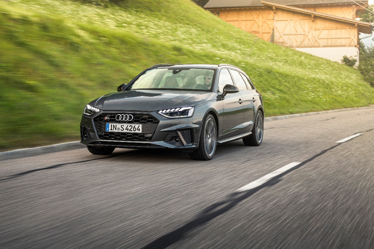 Audi  S4 Avant TDI, foto degli esterni