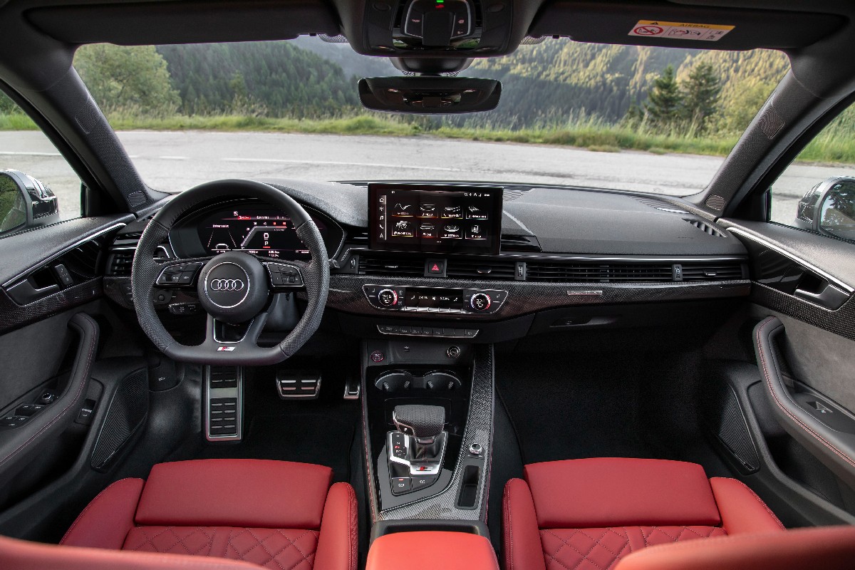 Audi  S4 Avant TDI, foto degli interni