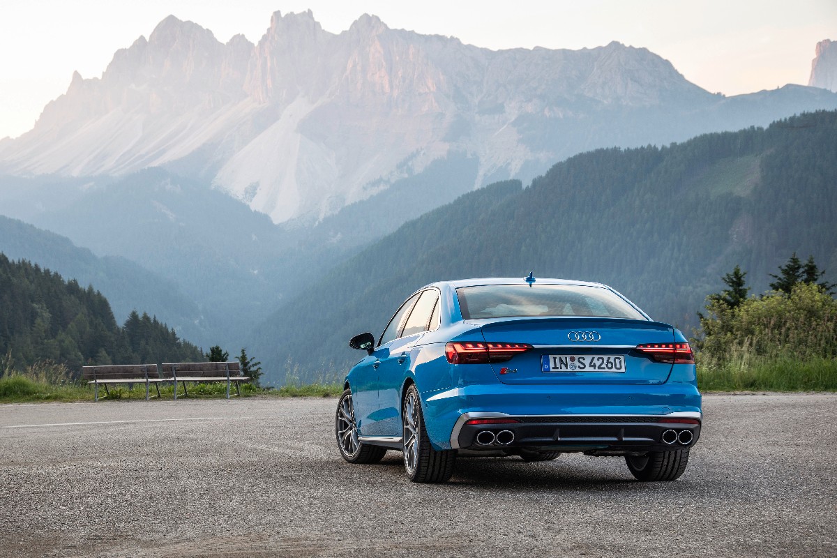 Audi  S4 Sedan TDI, foto degli esterni