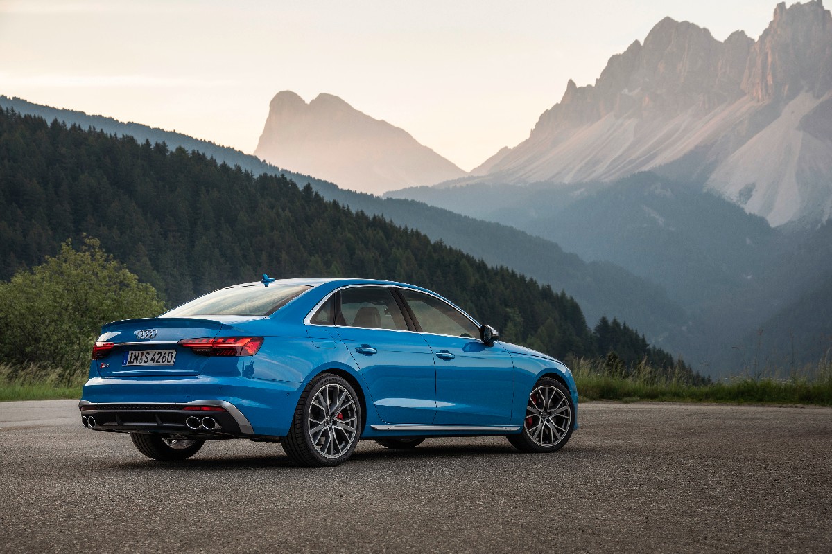 Audi  S4 Sedan TDI, foto degli esterni