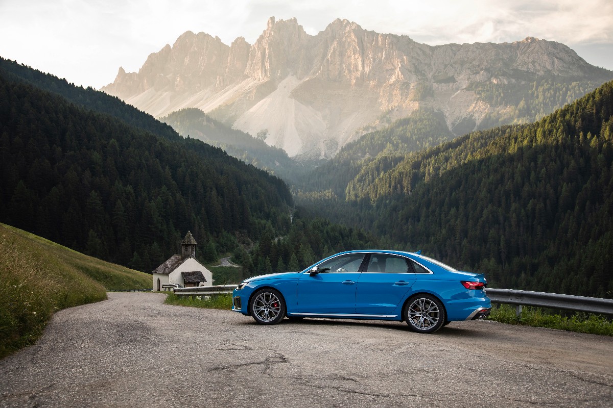 Audi  S4 Sedan TDI, foto degli esterni