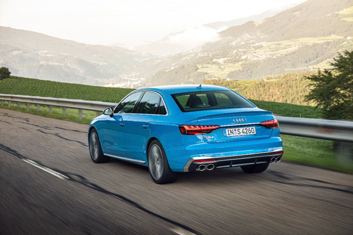 Audi  S4 Sedan TDI, foto degli esterni