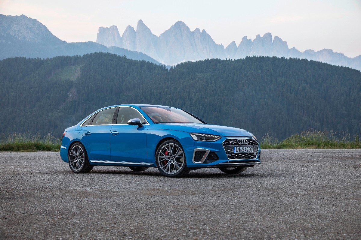 Audi  S4 Sedan TDI, foto degli esterni