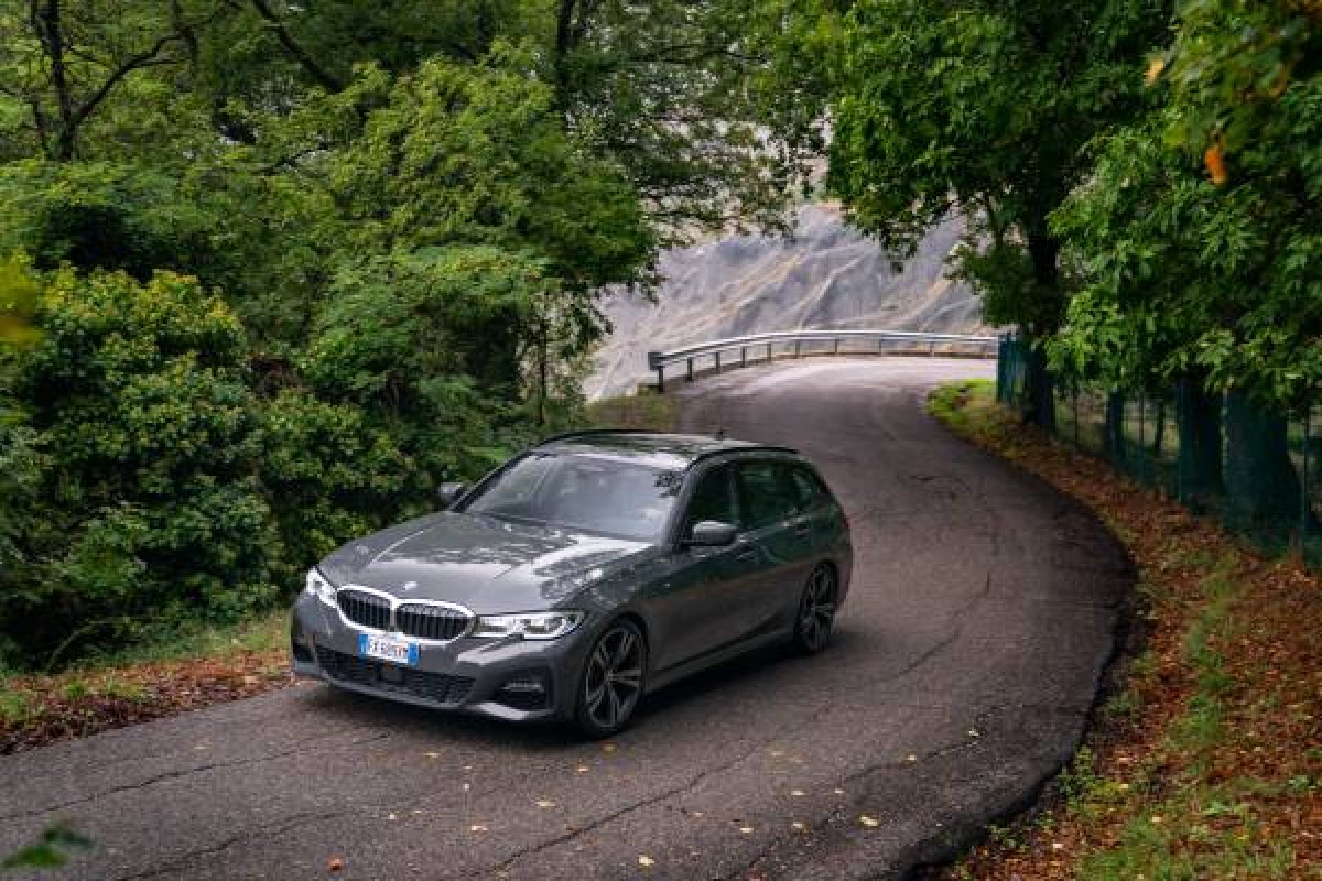 BMW  Serie 3 Touring, foto degli esterni