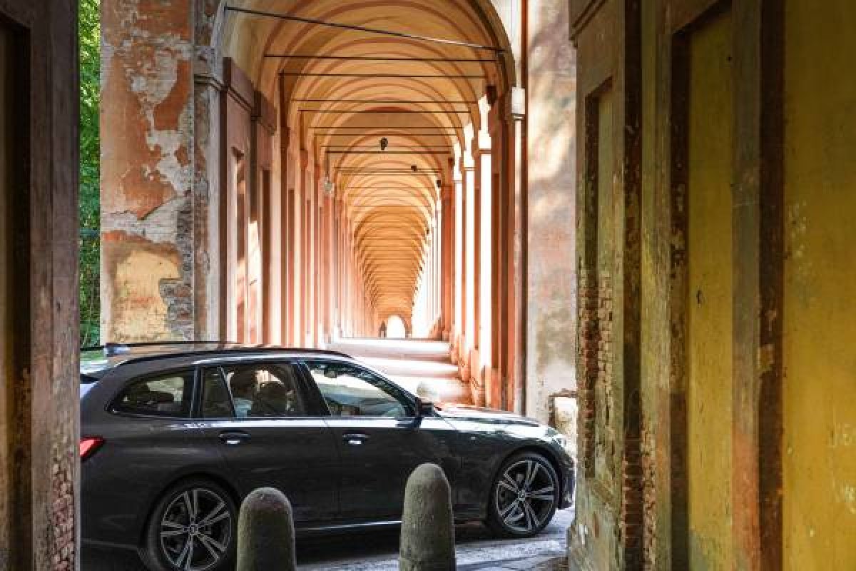 BMW  Serie 3 Touring, foto degli esterni