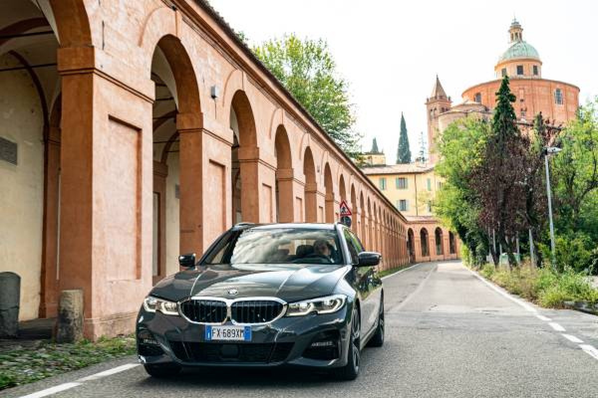 BMW  Serie 3 Touring, foto degli esterni