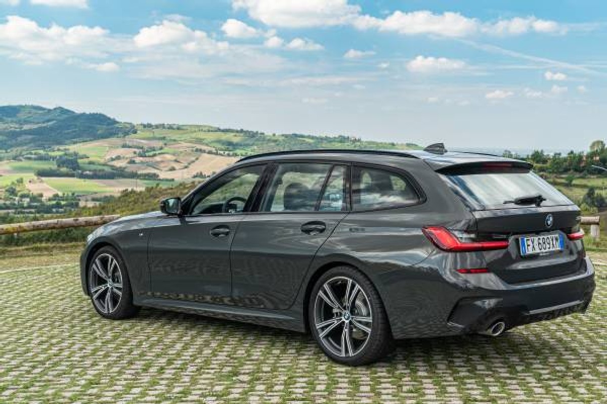 BMW  Serie 3 Touring, foto degli esterni