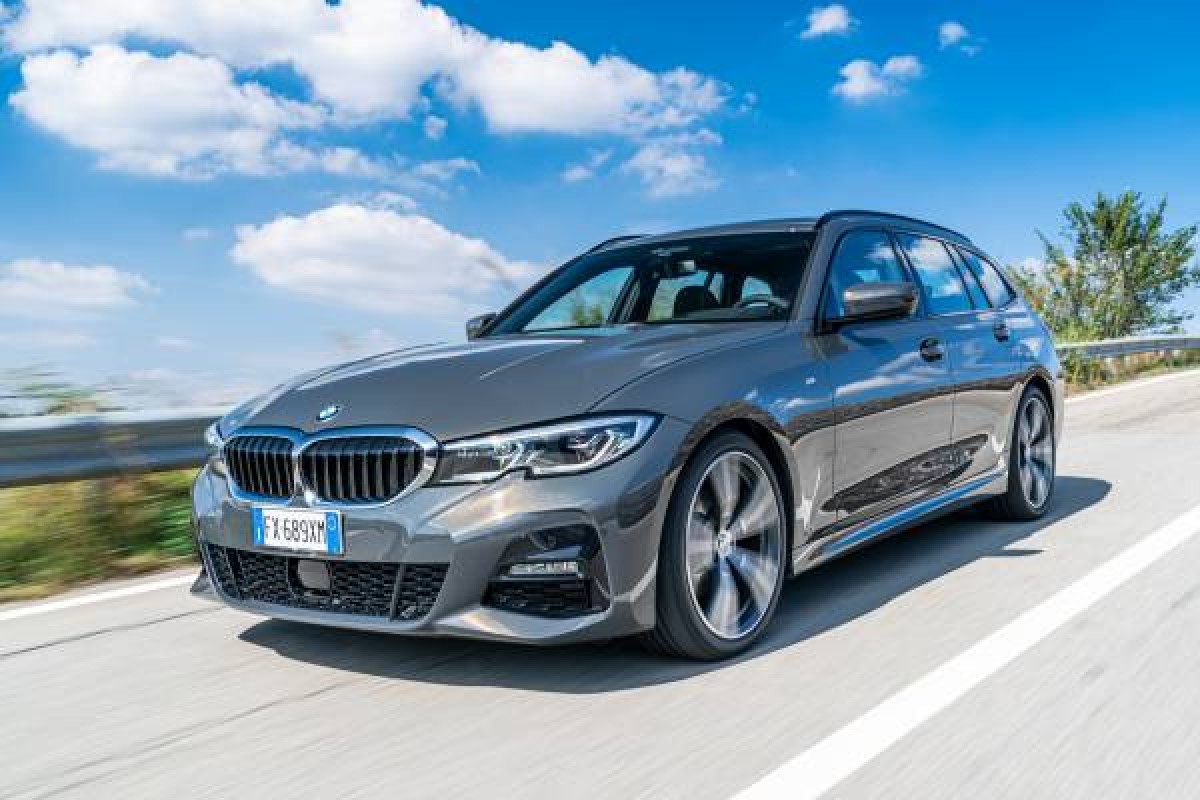 BMW  Serie 3 Touring, foto degli esterni