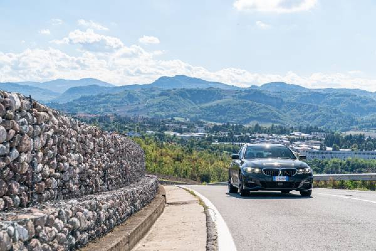 BMW  Serie 3 Touring, foto degli esterni