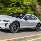 Porsche Taycan Cross Turismo: l'elettrica slitta al 2021