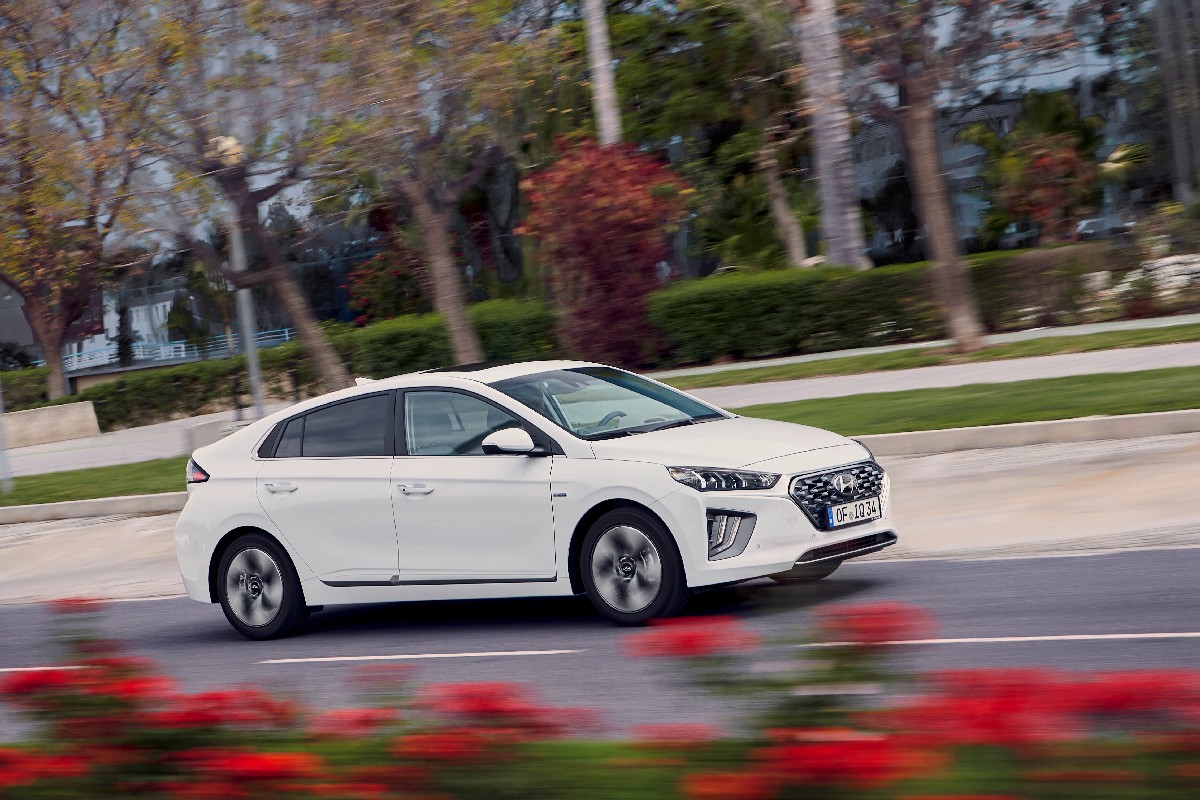 Hyundai  IONIQ Hybrid