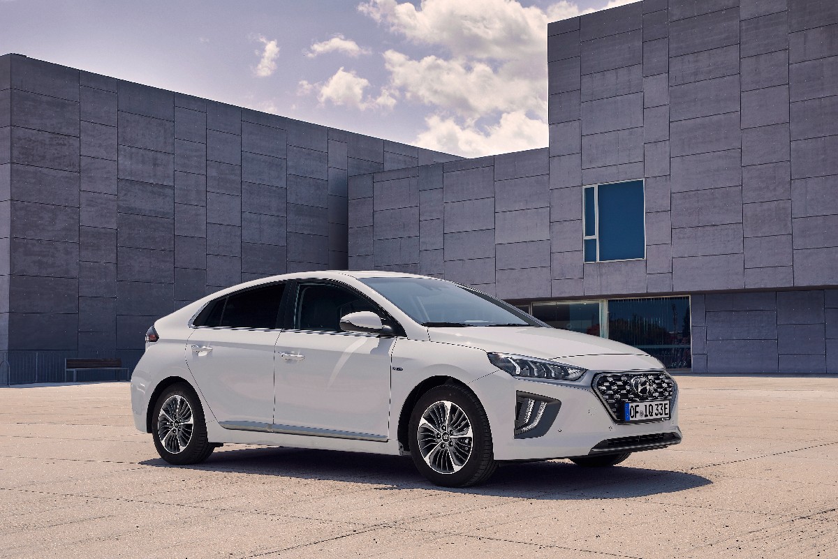 Hyundai  IONIQ Plug-In Hybrid