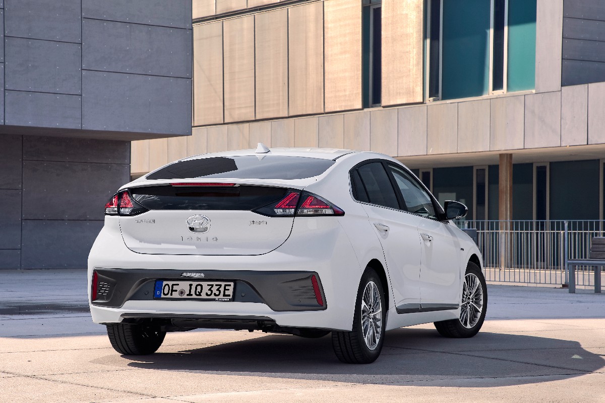 Hyundai  IONIQ Plug-In Hybrid