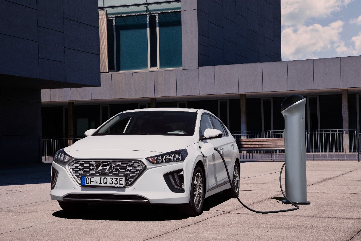 Hyundai  IONIQ Plug-In Hybrid