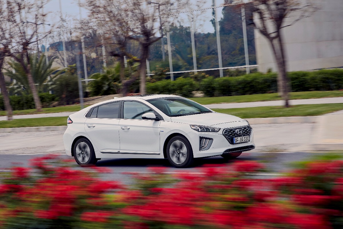 Hyundai  IONIQ Plug-In Hybrid