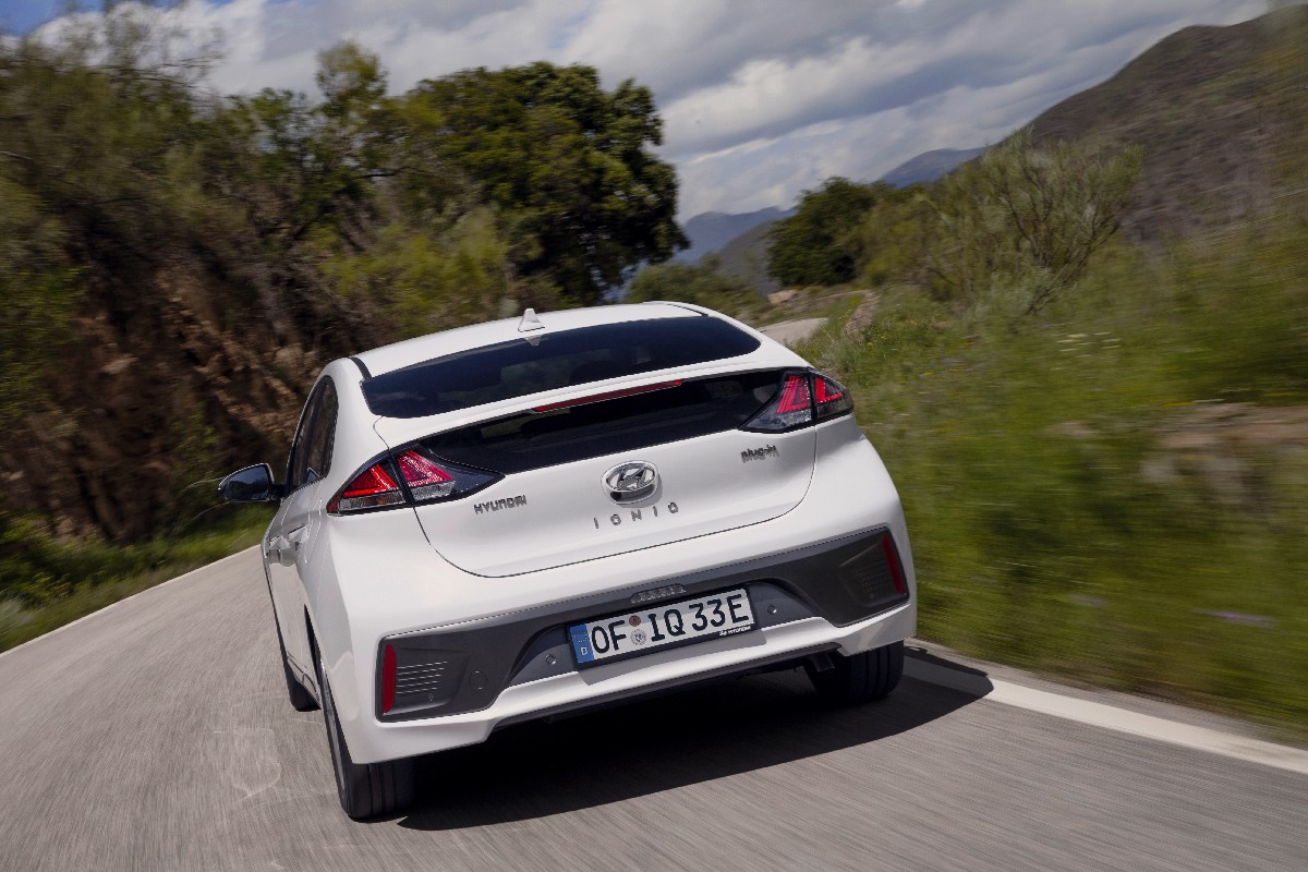 Hyundai  IONIQ Plug-In Hybrid