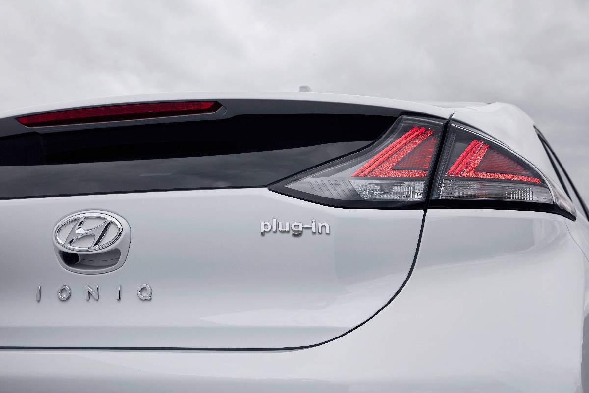 Hyundai  IONIQ Plug-In Hybrid