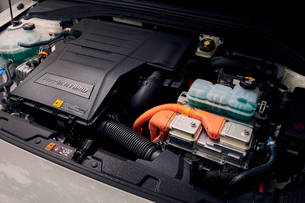 Hyundai  IONIQ Plug-In Hybrid