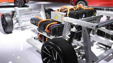 General Motors: in arrivo una super batteria che sfida Tesla