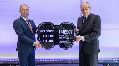 BMW iNext: l'enorma griglia nasconde radar e sensori