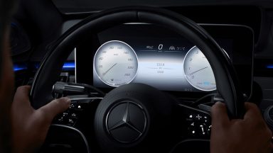 Mercedes: ecco il nuovo sistema MBUX per la Classe S