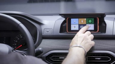 Dacia Media Control: smartphone e infotainment