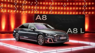 Nuova Audi A8: restyling per la ammiraglia solo ibrida