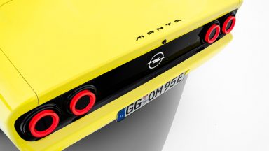 Opel Manta: il ritorno come crossover ibrida ed elettrica